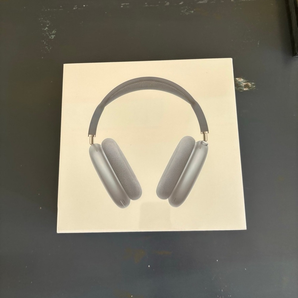 Apple AirPods Max Wireless Over-Ear Headset - Sky Blue Sealed Brand New